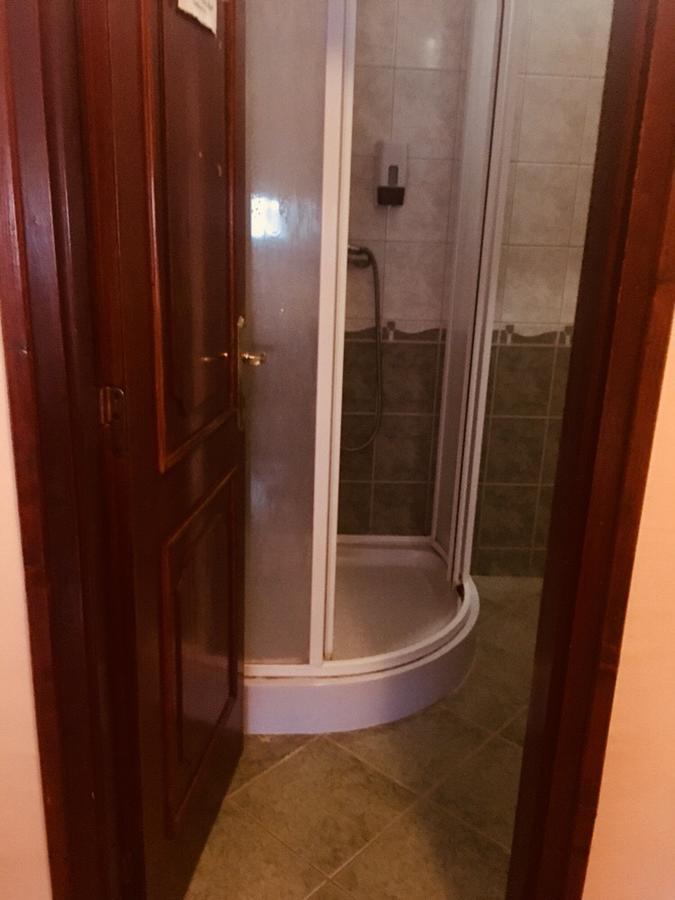 Hotel Rozsakert Panzio à Nyíregyháza Extérieur photo