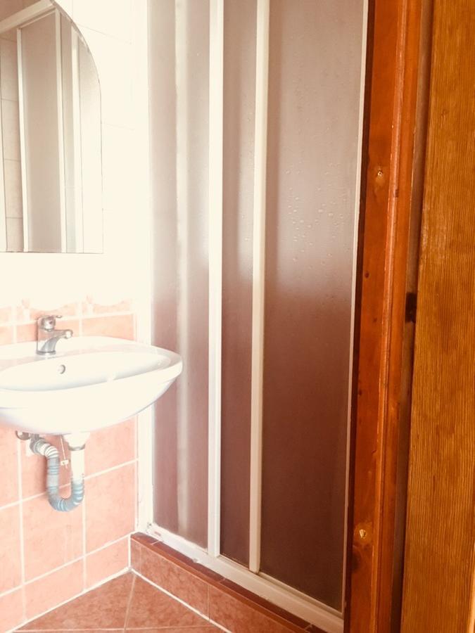 Hotel Rozsakert Panzio à Nyíregyháza Extérieur photo